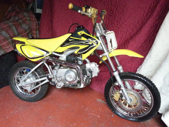 Childs Motor bike-4 stroke semi automatic-like new